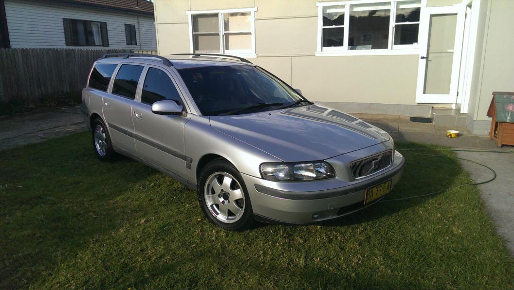 need help to valuate V70 2.4t 75th Anniversary Special