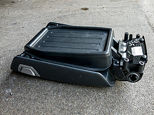 Replacing Center Console Armrest-20180915_volvo_016.jpg