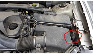 What is this plug in my 2004 T6 engine?-2004volvoengine-connector-circled.jpg